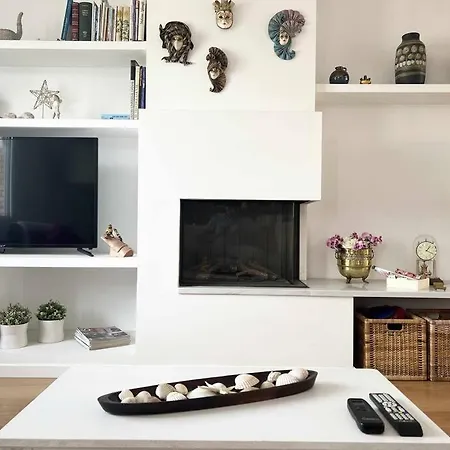 Moderno Y Amplio En El Centro De Apartment Roses
