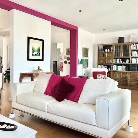 Apartamento Moderno Y Amplio En El Centro De Rosas